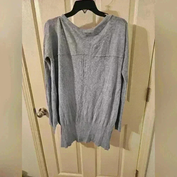 Free People sweater light blue lace embellished hi lo hem oversized Size M - Picture 4 of 5